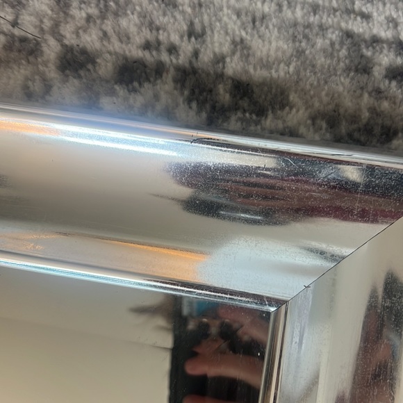 Mirror 26.5” x 20.5” - Picture 3 of 8